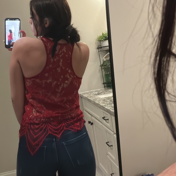 Lace tank top - Picture 2 of 2